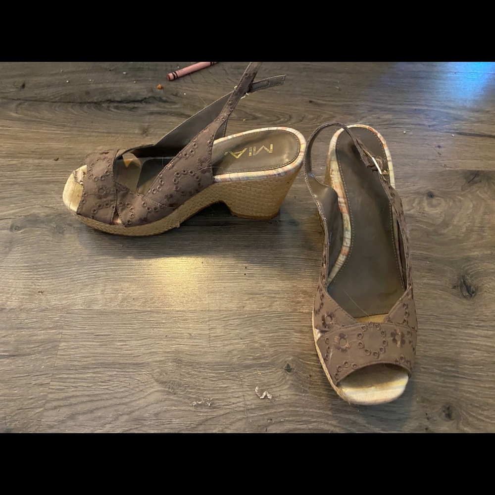 Mia brown heels